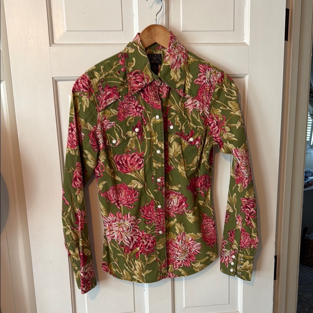 Lucky Brand Green and Pink Floral Western Style Fitted Blouse